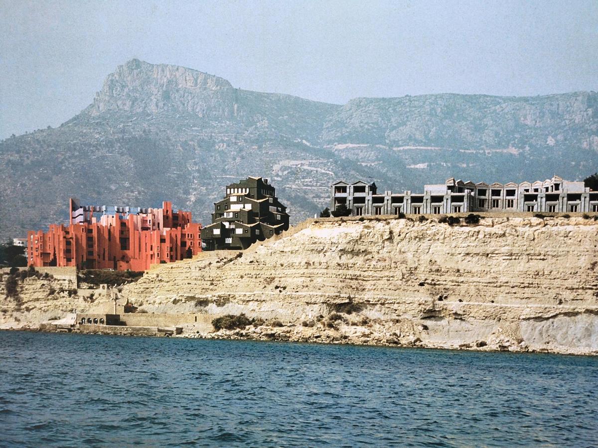 La Muralla Roja de Calp, antes de ser roja: la construcción de la utopía