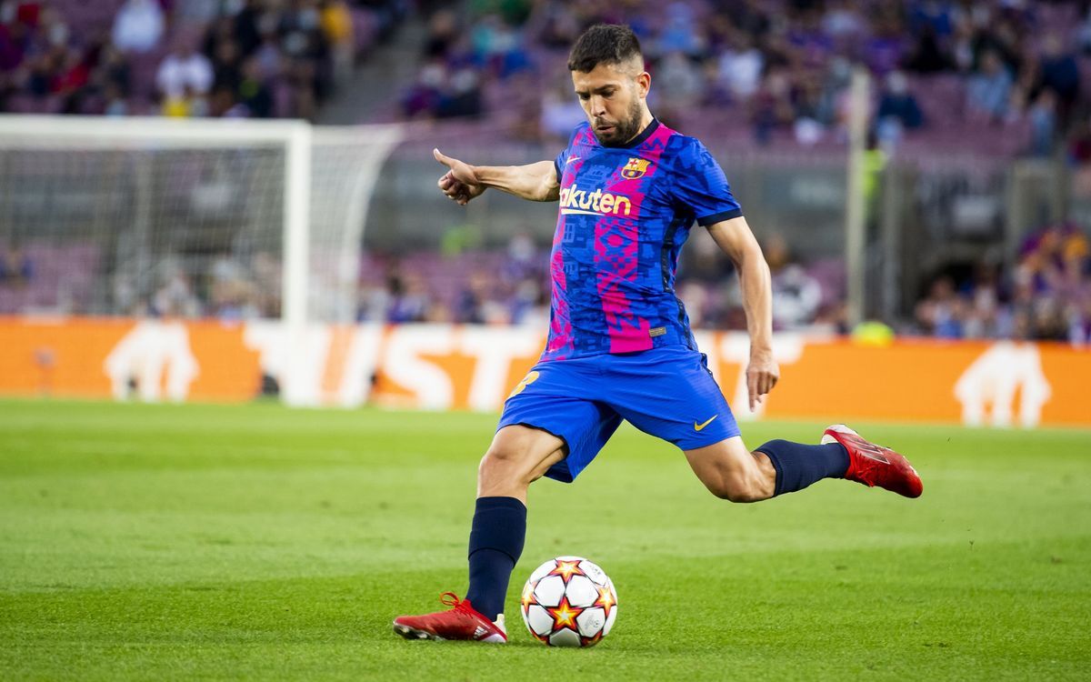 Alba, en el duelo europeo contra el Dinamo de Kiev en el Camp Nou.