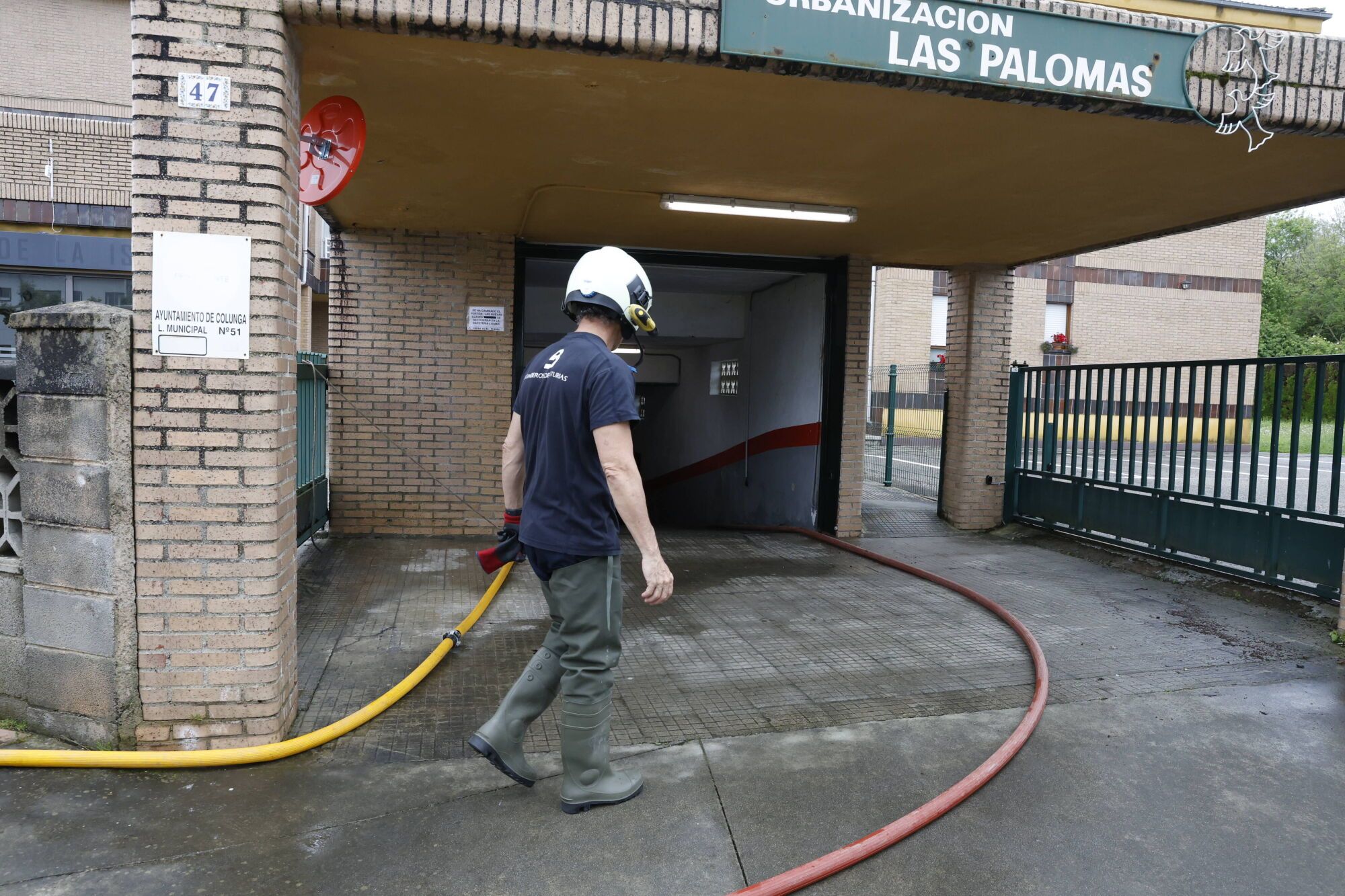 EN IMÁGENES: Caos en Colunga por las inundaciones de esta madrugada