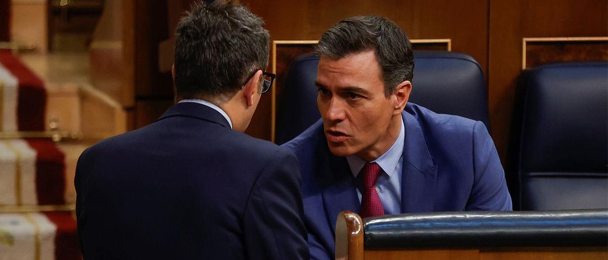 Pedro Sánchez y Félix Bolaños, en el Congreso.