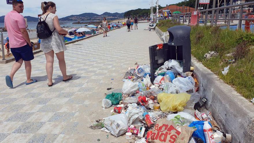 El Concello vincula el reguero de basura al respaldo de la CIG y BNG: “Van contra Vigo”