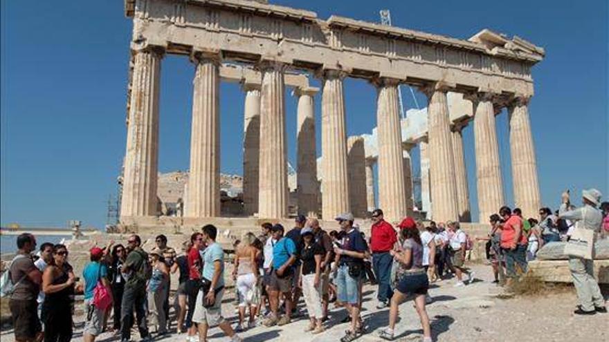 Turistas sin corralito pero impactados