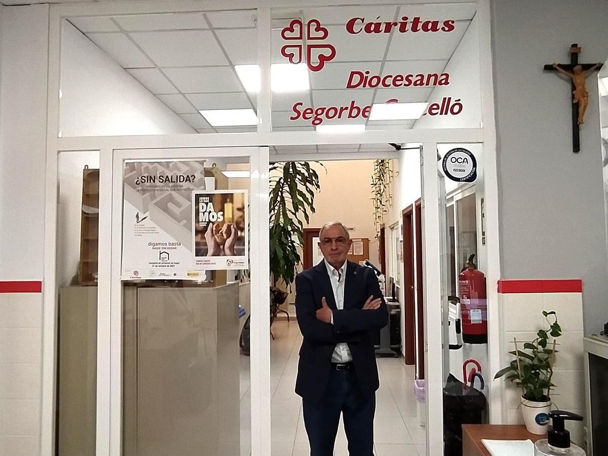 Paco Mir, en la sede de Caritas Diocesana de Segorbe Castellón