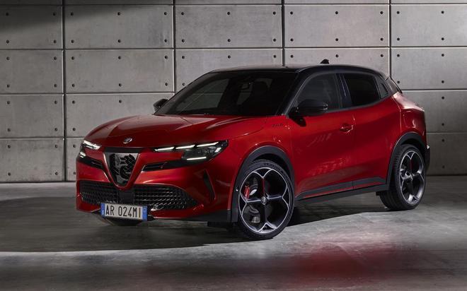 Alfa Romeo estrena eléctrico con la llegada del nuevo Junior (Milano)