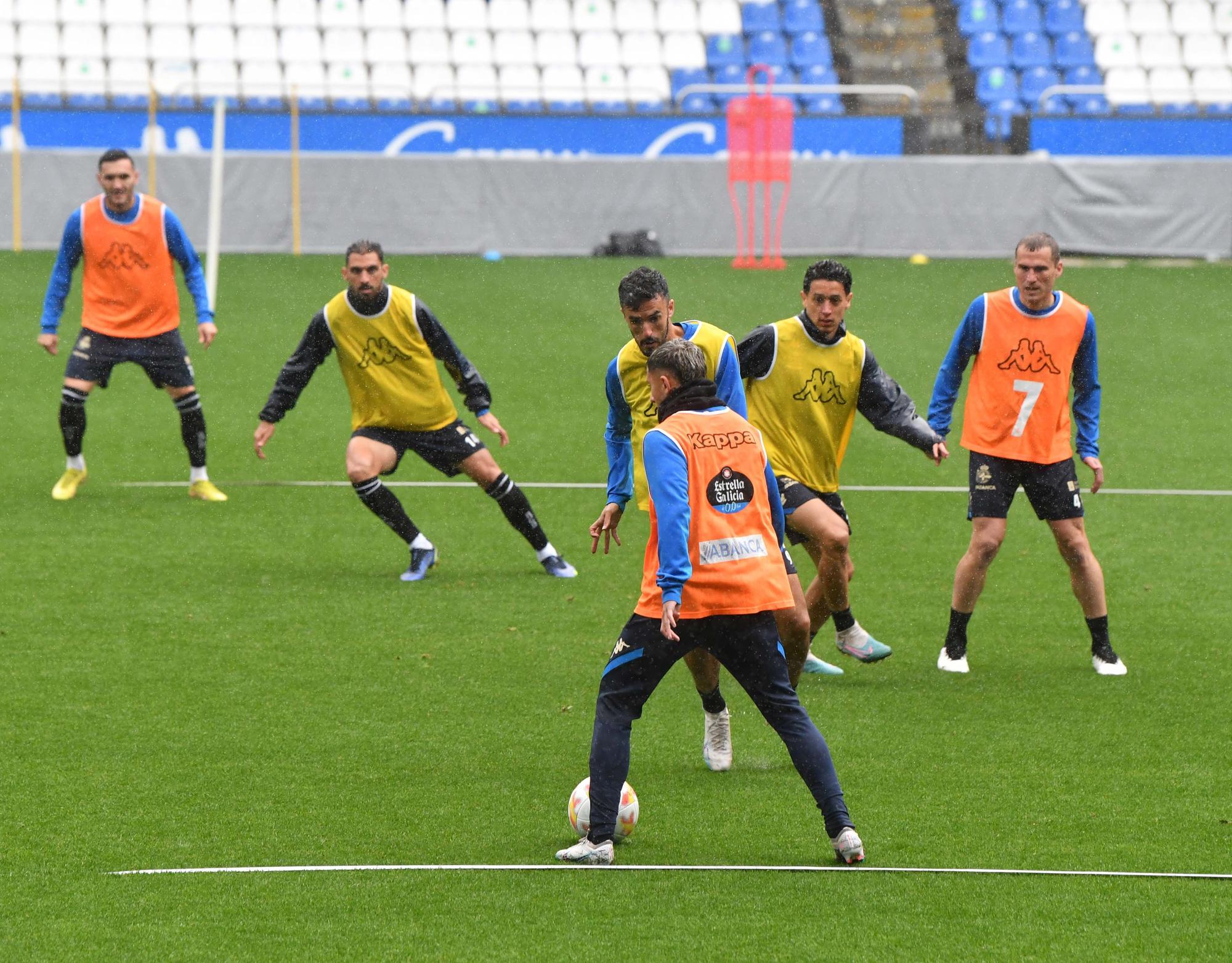 El Dépor entrena en Riazor para preparar el derbi de A Malata