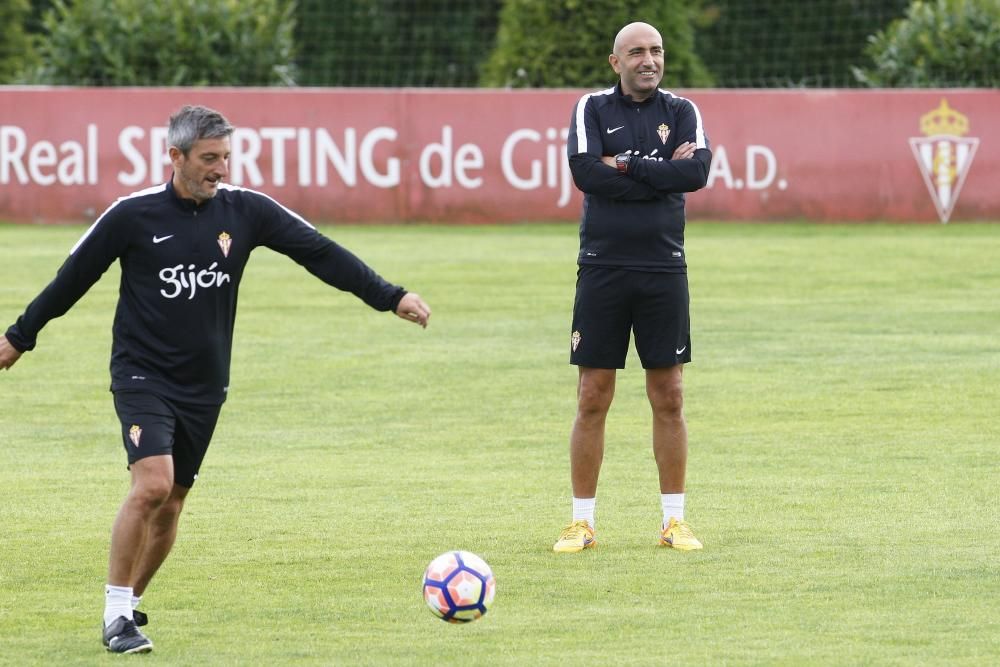 Entrenamiento del Sporting tras la derrota frente al Barcelona