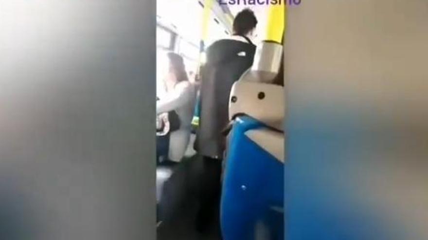 El vídeo viral de la agresión racista en un bus de Madrid