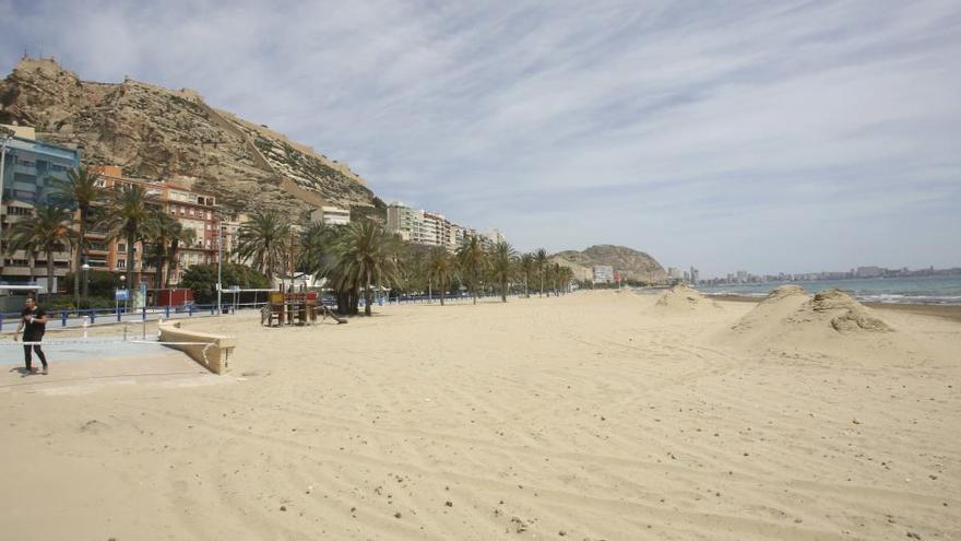 El Consell intenta activar el turismo y propone abrir las playas en verano con control de acceso tras la crisis del coronavirus