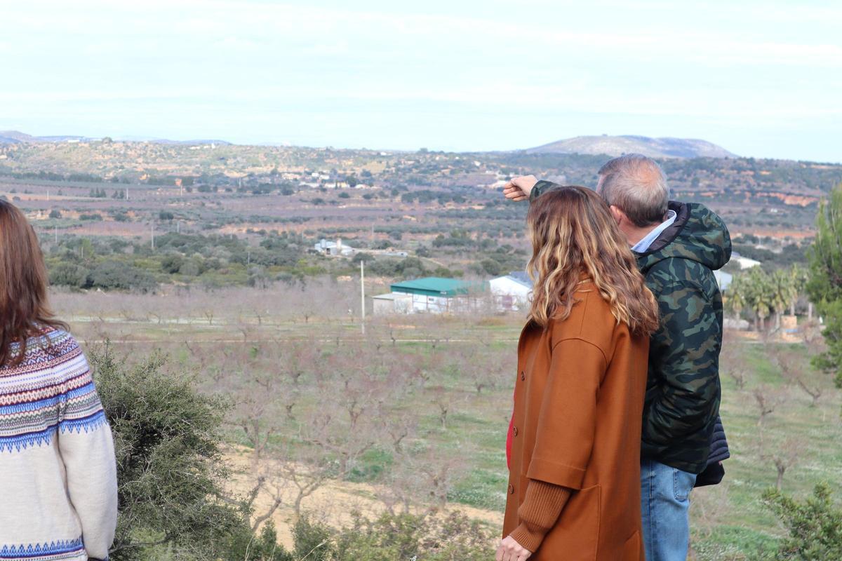 La consellera ha conocido de primera mano algunas de las fincas que se verían afectadas por Magda.