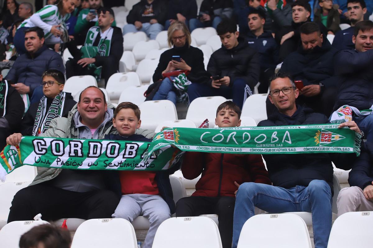Córdoba CF-Melilla: las imágenes de la afición en El Arcángel