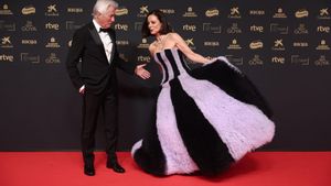 El actor Richard Gere y la actriz Aitana Sánchez-Gijón posan en la alfombra roja de la 39º edición de los Premios Goya, en el Palacio de Exposiciones y Congresos de Granada, a 8 de febrero de 2025, en Granada, Andalucía (España). Los galardones son otorgados de manera anual por la Academia de las Artes y las Ciencias Cinematográficas de España (AACCE) con el objetivo de premiar a los mejores profesionales en cada una de las distintas especialidades tanto técnicas como creativas del cine español. 08 FEBRERO 2025;GOYA;CINE;PREMIOS;GALA;CINEASTAS;PHOTOCALL;ALFOMBRA ROJA; Eduardo Parra / Europa Press 08/02/2025. AITANA  SÁNCHEZ-GIJÓN;RICHARD GERE;Eduardo Parra;category_code_sho;