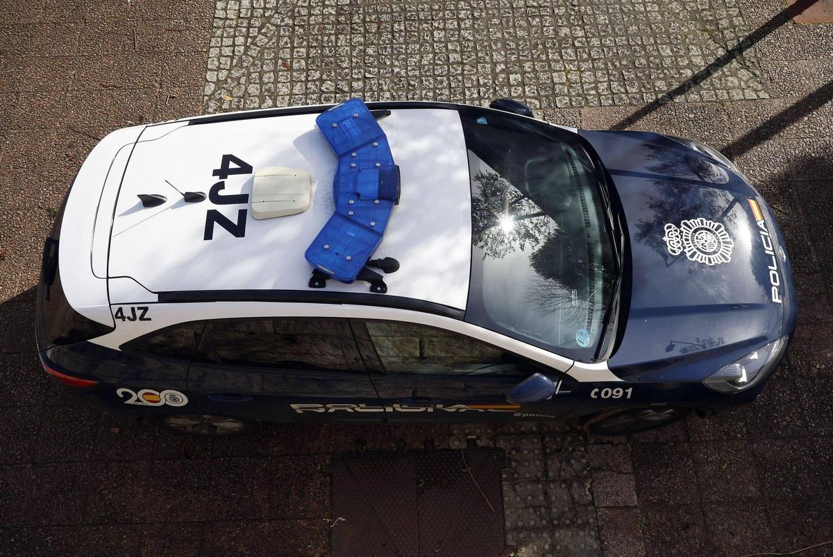 La Policía Nacional realizó hace unas semanas una redada en el 'narcopiso' de la rúa de Alfredo Brañas, en el Ensanche de Santiago.