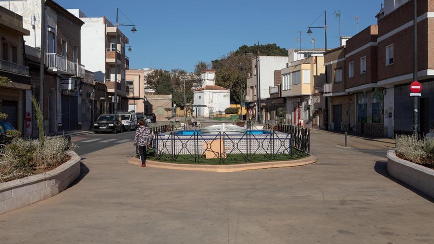 Los escasos avances en la Plaza Molina inquietan a los vecinos de Santa Lucía en Cartagena