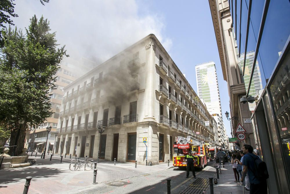 Incendio en el Colegio de Arquitectos de Alicante