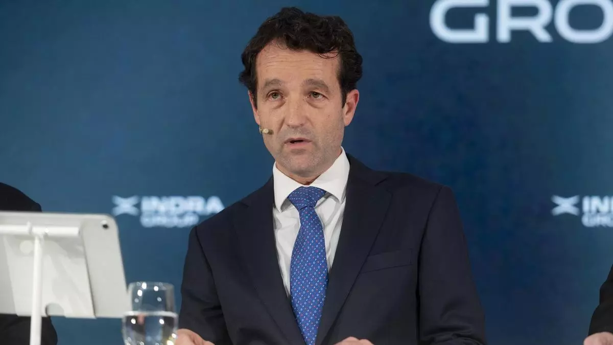Indra confirma a la CNMV que explora una "posible operación" con Escribano en el marco de su plan estratégico