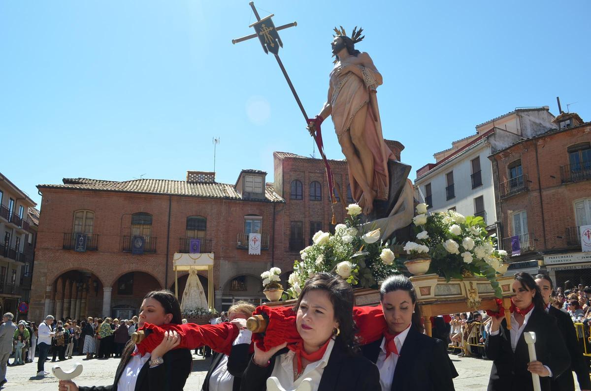 La Procesión del Resucitado en Benavente, en imágenes