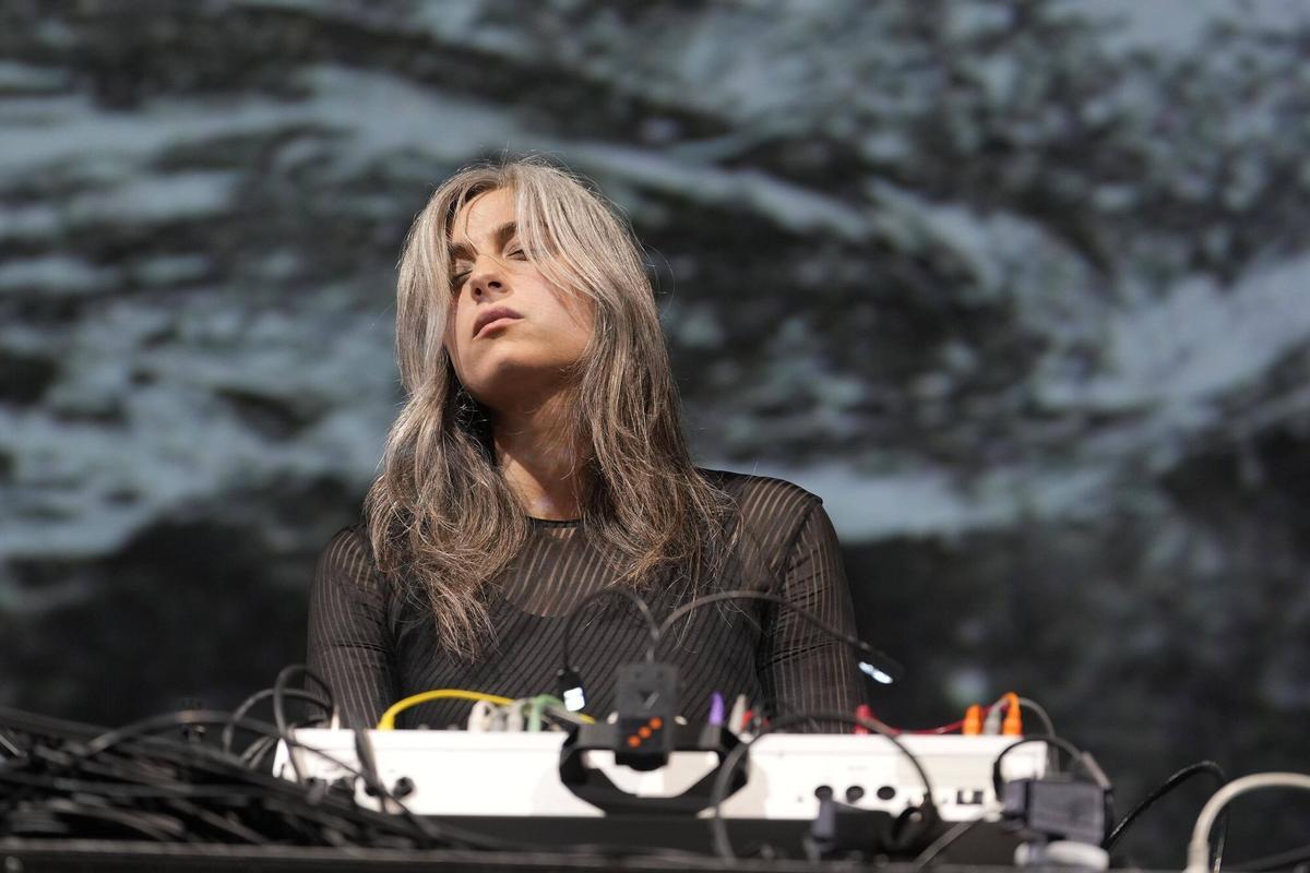 Una epopeia de soroll atonal a l'hora del vermut: així s'inaugura el Primavera Sound a 6 quilòmetres del Fòrum Una epopeia de soroll atonal a l'hora del vermut: així s'inaugura el Primavera Sound a 6 quilòmetres del Fòrum