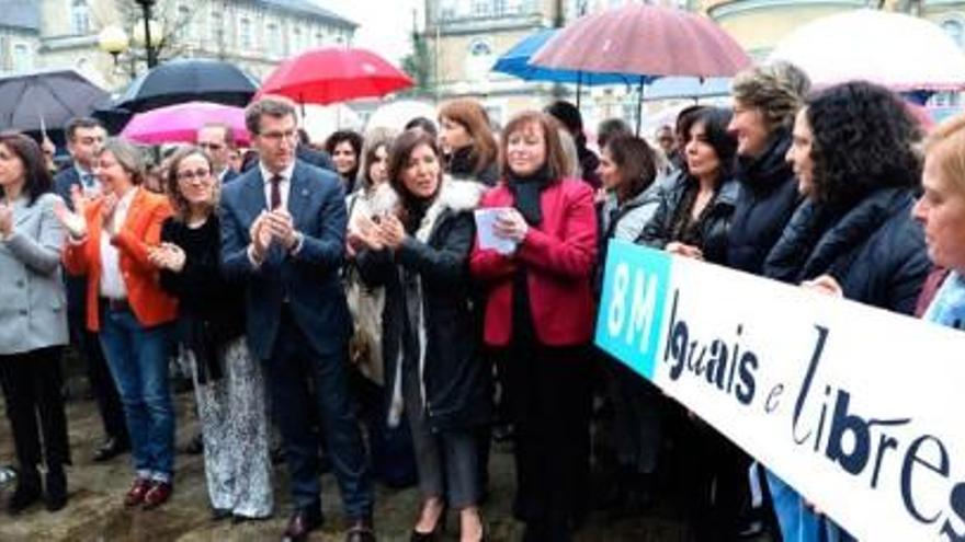 Núñez Feijóo junto a las conselleiras en San Caetano // Xoan Alvarez