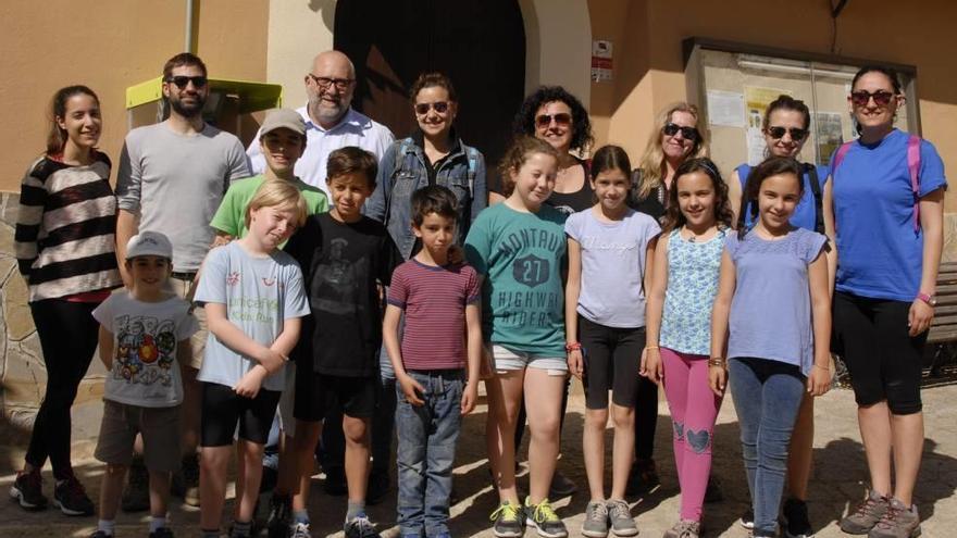 Un grupo de madres y niños participantes en la diada que se celebró ayer.