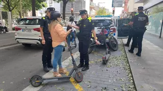 La Policia Local de Salt posa 234 denúncies a patinets en només dues setmanes