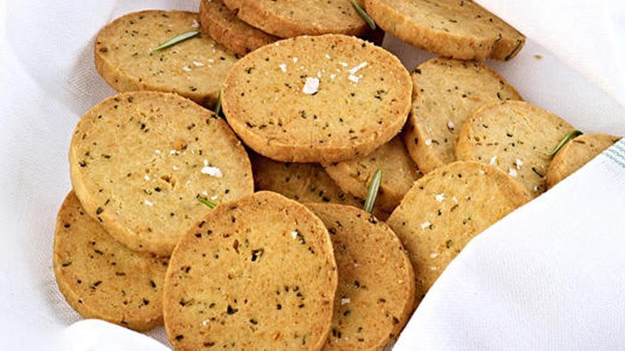 Bleiben wohl nicht lange in der Dose: Parmesan-Plätzchen