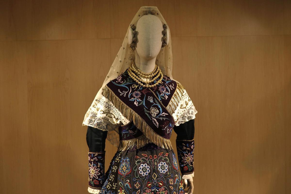 GALERÍA | La inauguración de la muestra de indumentaria tradicional en Zamora, en imágenes GALERÍA | La inauguración de la muestra de indumentaria tradicional en Zamora, en imágenes