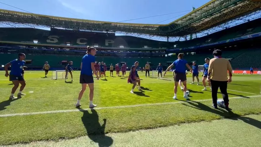 El entrenamiento del bar?a femenino previo a la final de la Champions