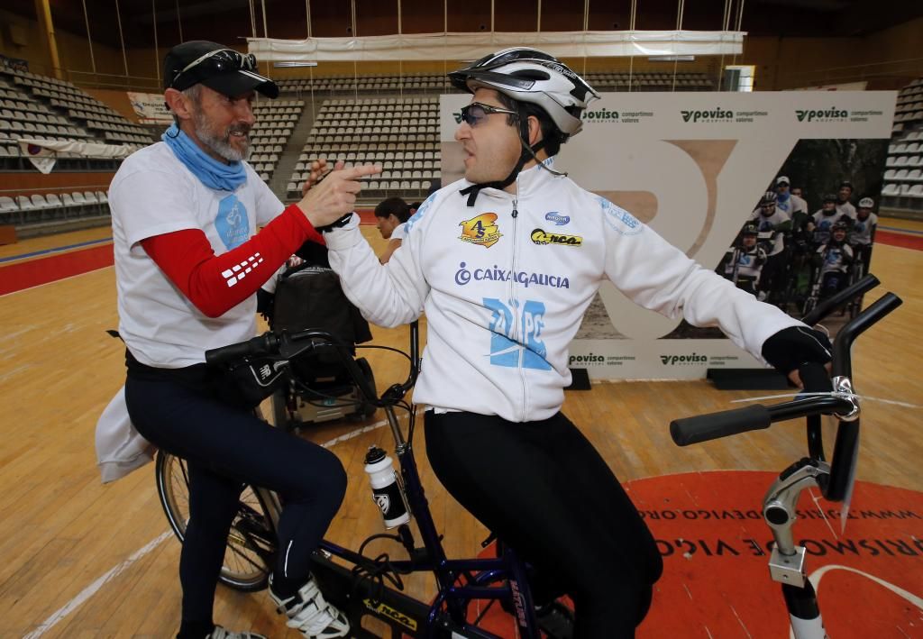 El largo camino solidario del vigués Javier Pitillas, en imágenes