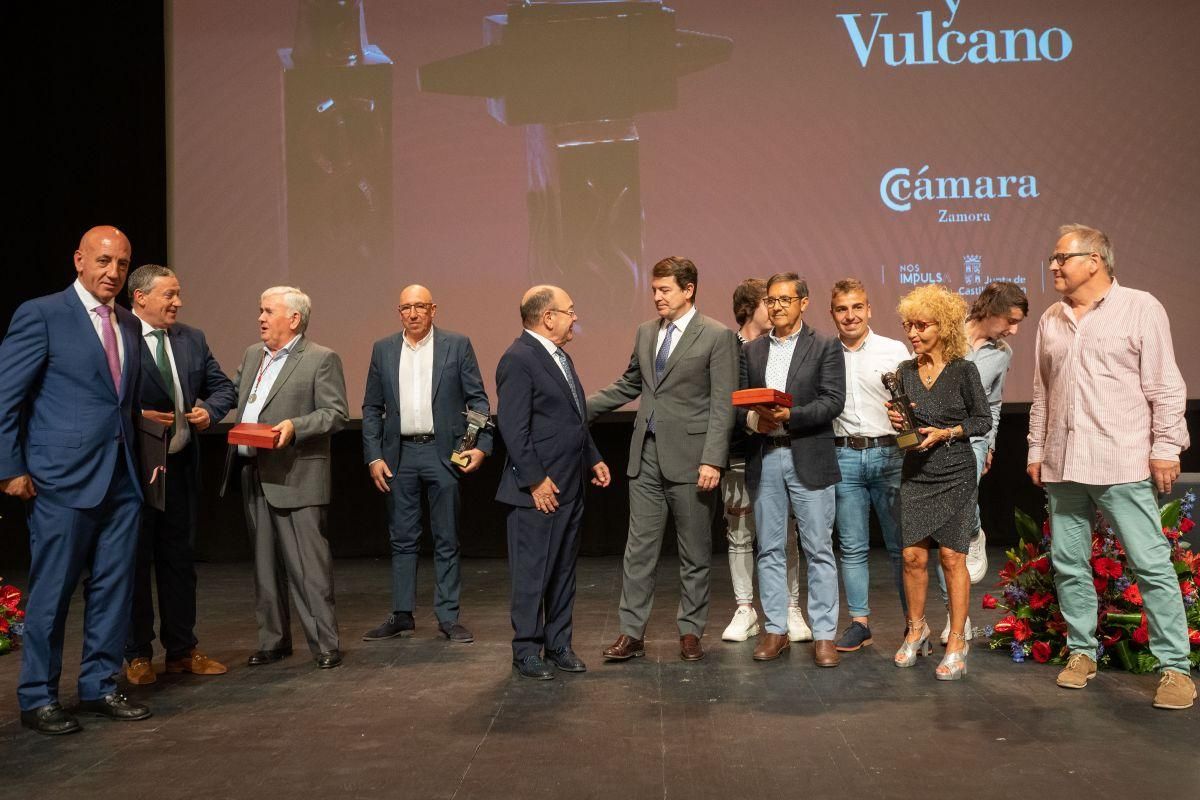 Entrega de los 35 Premios Mercurio y Vulcano, con la música de David Rivas