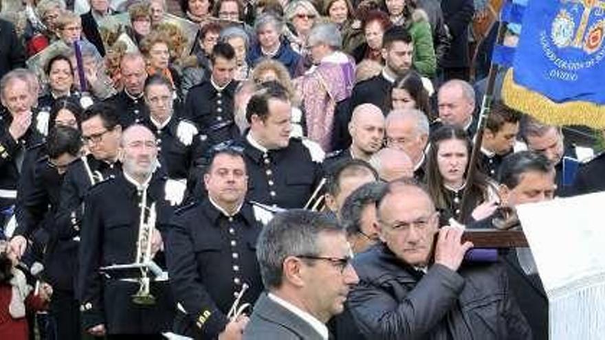 Procesión del Cristo de la Salud, en El Fresno, años atrás.