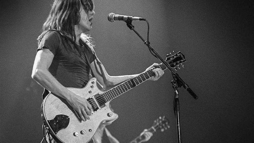 Malcolm Young, de AC/DC, muere a los 64 años