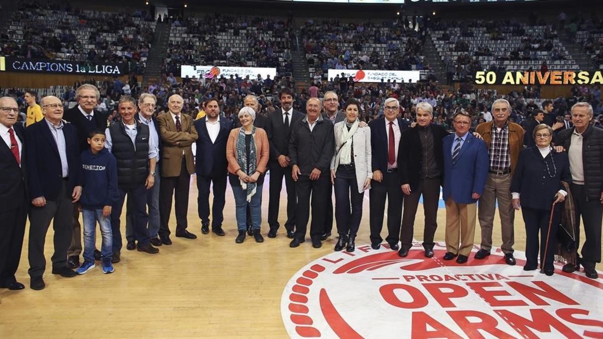 Villacampa, Junqueras y Sabater, con el equipo que ganó la primera Liga verdinegra