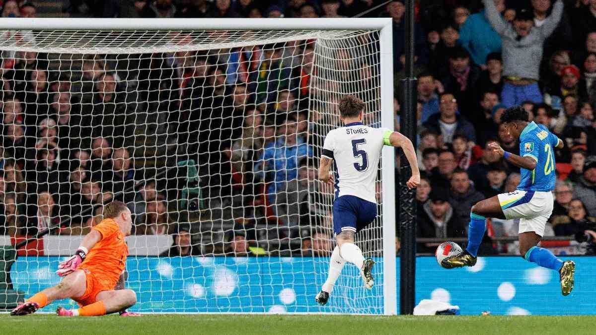 Así marcó su gol Endrick contra Inglaterra