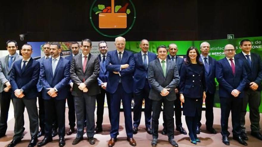 El president de Mercadona, Juan Roig, juntament amb els membres del comitè de direcció, ahir