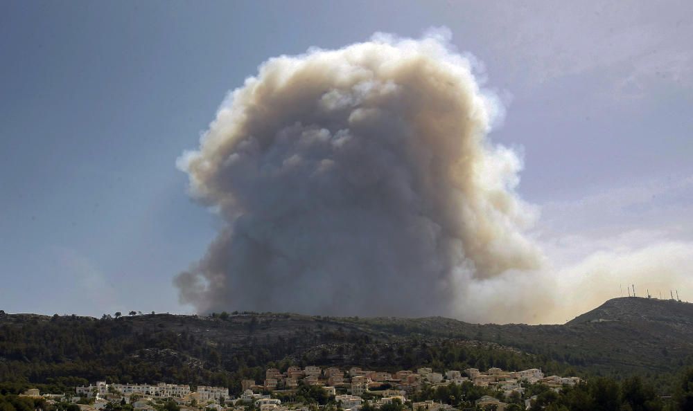 Incendio en Benitatxell y Xàbia