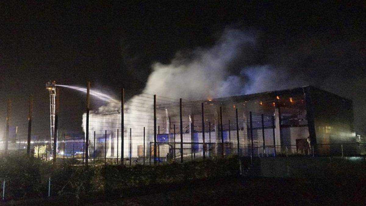 INCENDIO DE UN GIMNASIO QUE IBA A ACOGER INMIGRANTES EN NAUEN