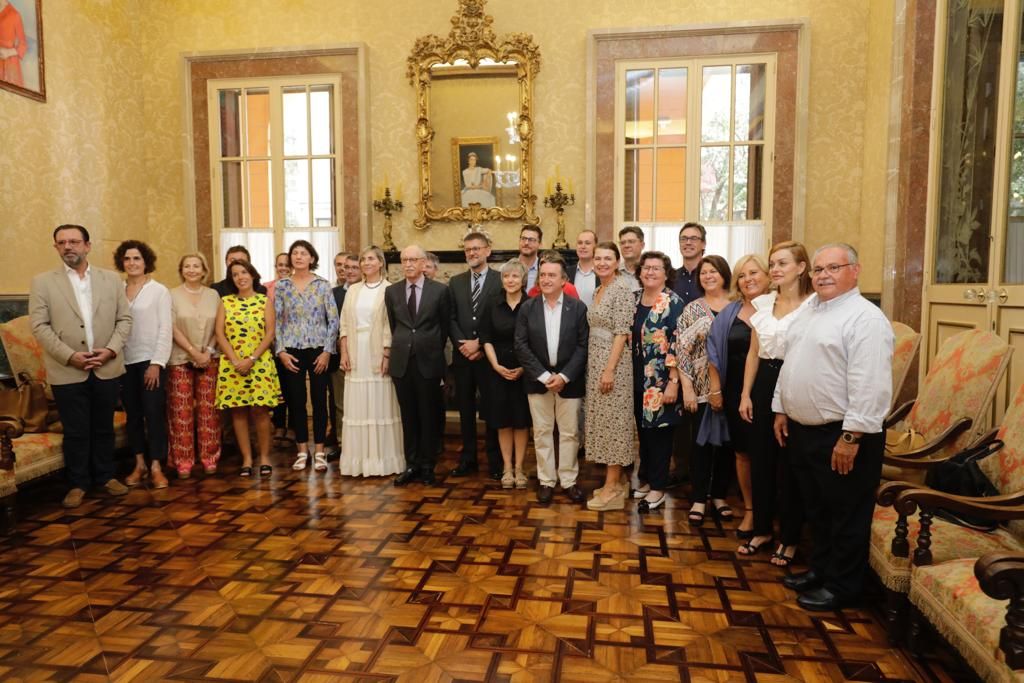 Los diputados de Baleares recogen sus credenciales en el Parlament