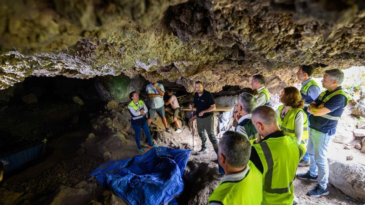 Visita a la Cueva de los Cabezazos y al Centro de Interpretación
