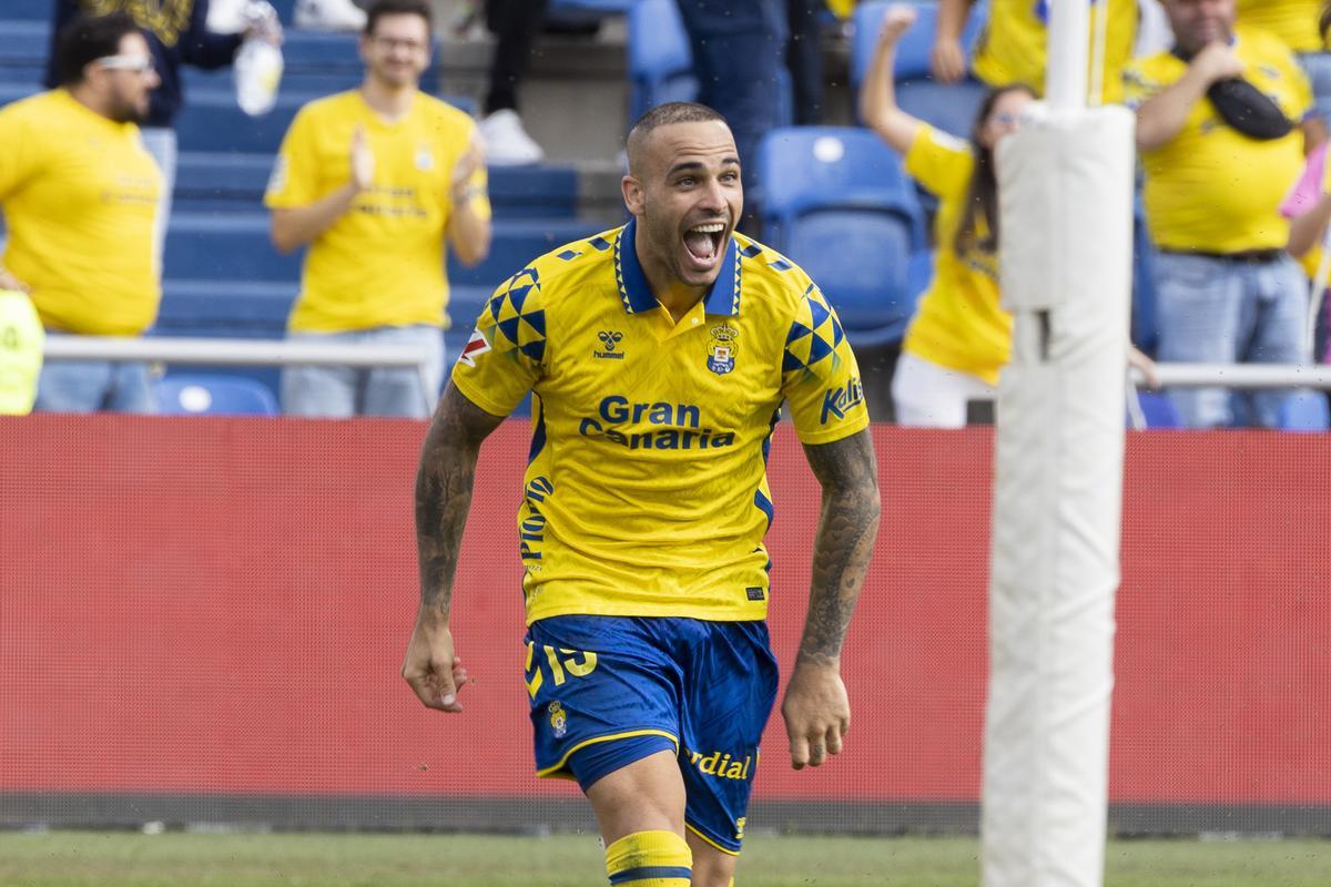 2-1. Las Palmas sigue la escalada al ritmo de Sandro Ramírez