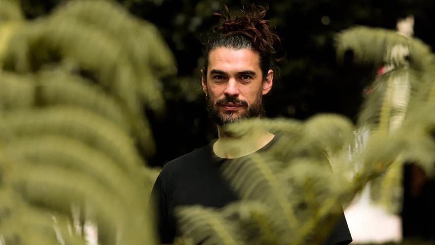 Óliver Laxe: «Teño unha bala de ouro no meu revólver»