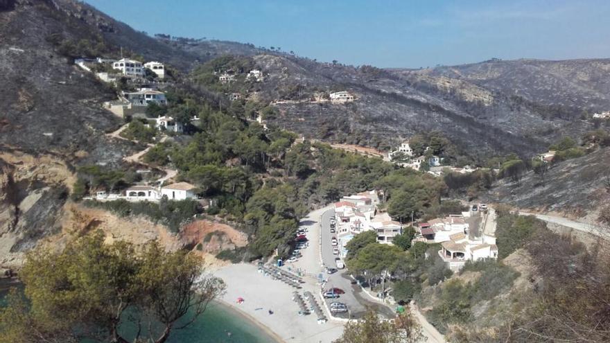 El incendio de Xàbia ya está &quot;controlado&quot;