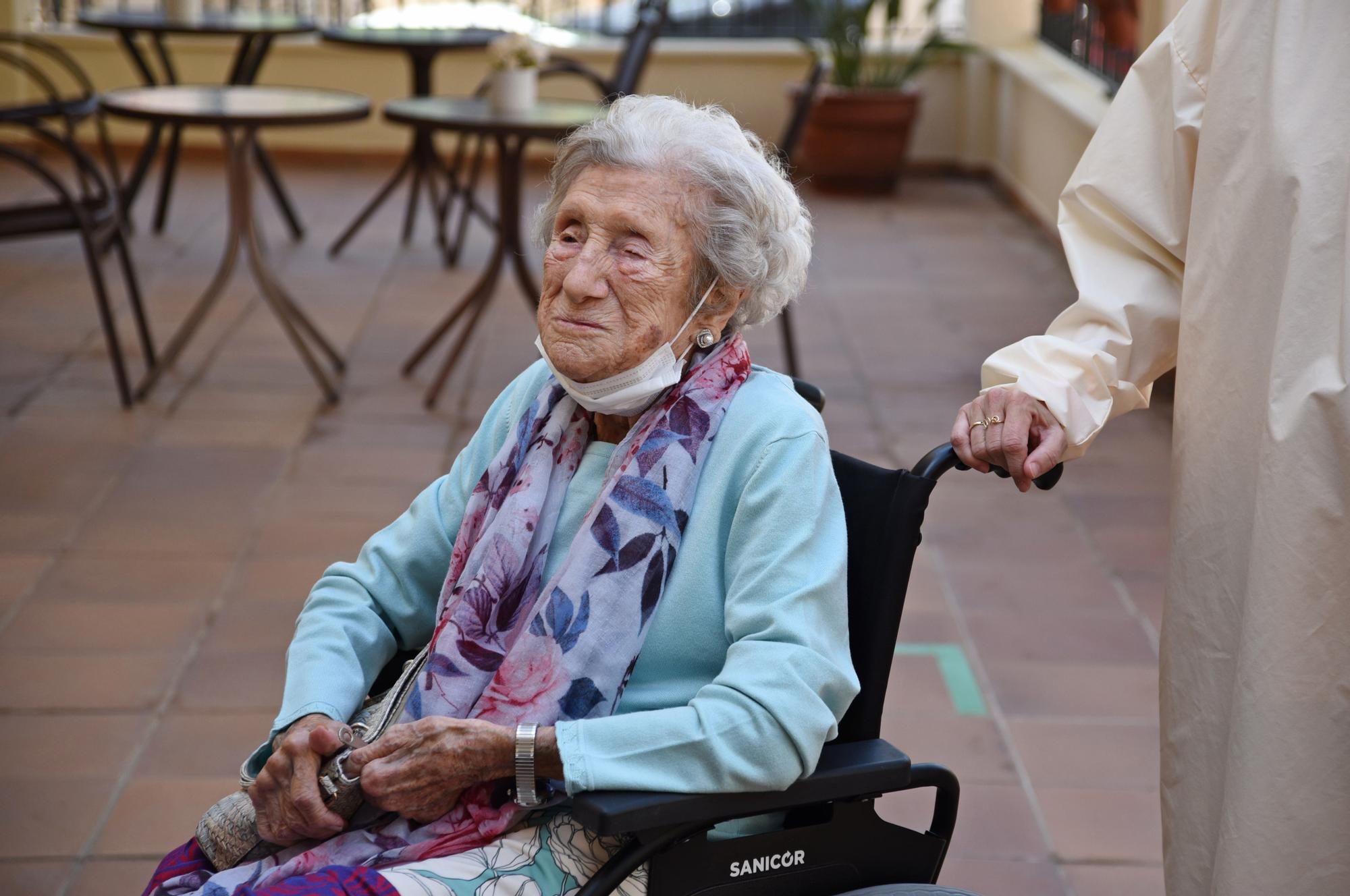 Lola Giménez Reyna celebra su 100º cumpleaños