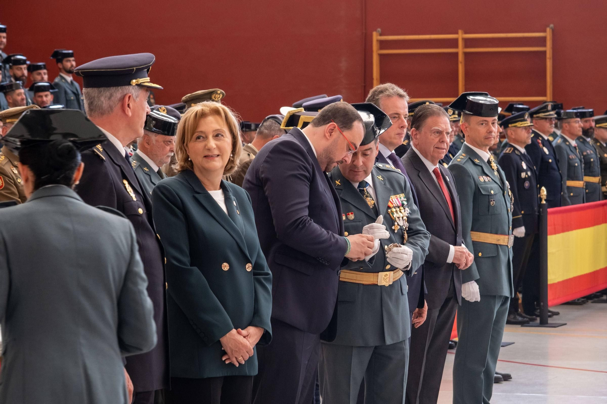 EN IMÁGENES: Así fueron los actos en Oviedo del 179 aniversario de la Guardia Civil