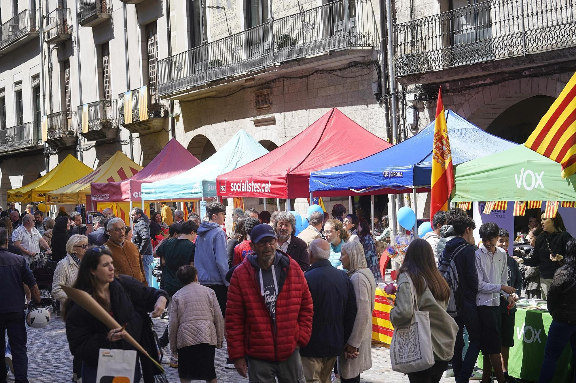 Les imatges de la diada de Sant Jordi 2024 a la ciutat de Girona