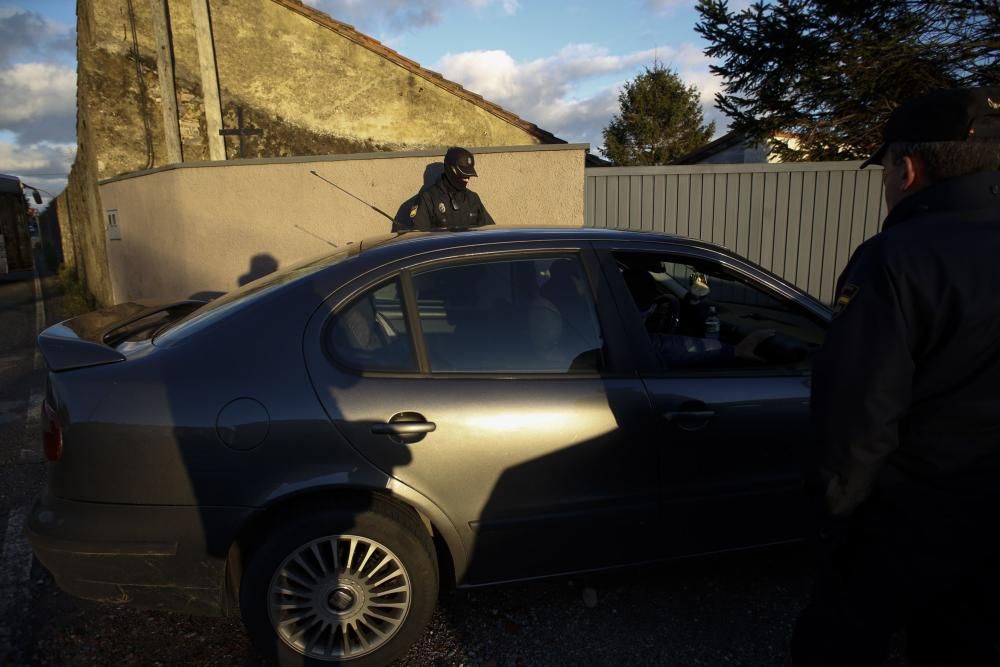 Control de la Policía Nacional en Avilés