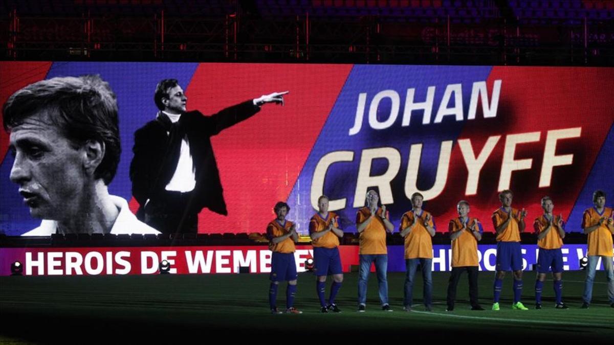 Johan Cruyff  recibió una de las grandes ovaciones del Camp Nou