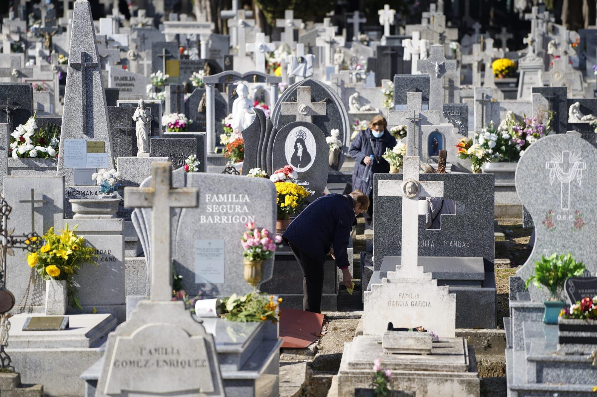 GALERÍA | Las imágenes del Día de Todos los Santos en el cementerio San Atilano de Zamora