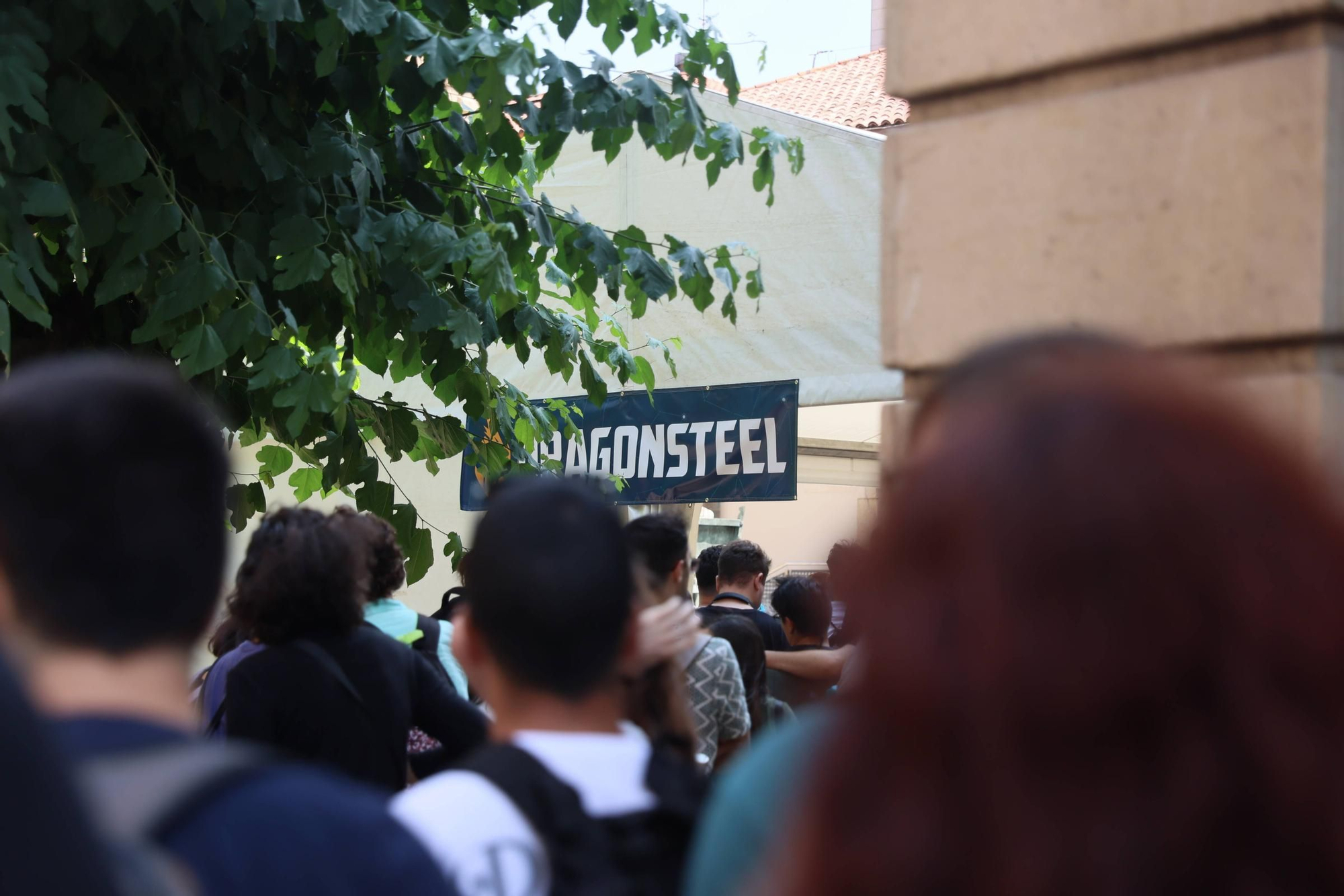 EN IMÁGENES: El multitudinario recibimiento a Brandon Sanderson