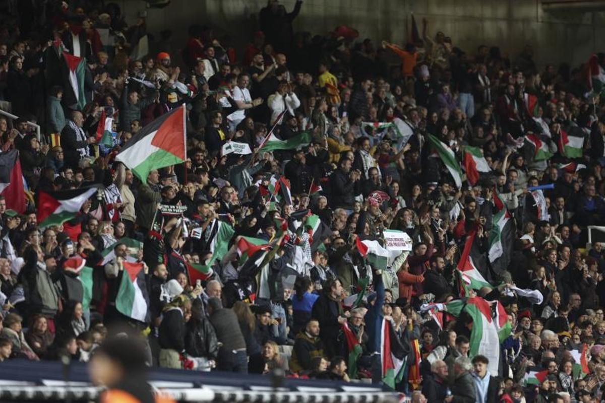 Partido entre Catalunya-Palestina en el Estadi Olímpic de Lluís Companys