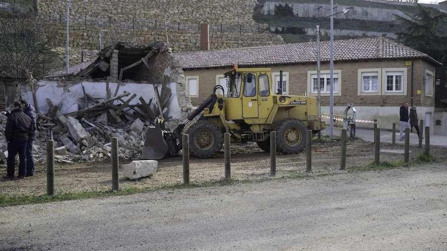 Casa del Guardagujas durante un descanso en la demolición.